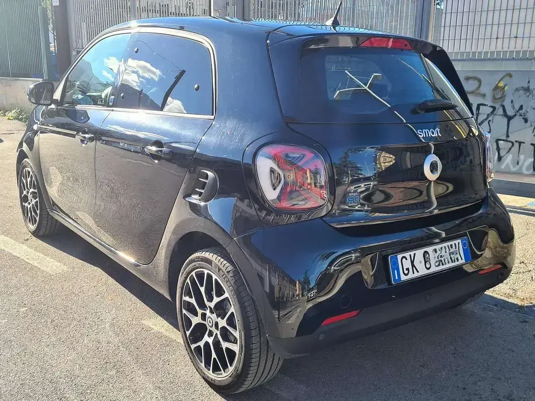 Usata Smart ForFour Electric Drive Prime 41 kW (56 CV) 2021 Nero Utilitaria