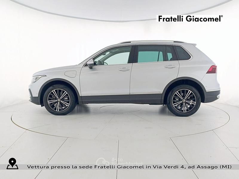 Usata VW Tiguan Elegance 245 CV (180 kW) 2022 Reflex silver metallizzato SUV