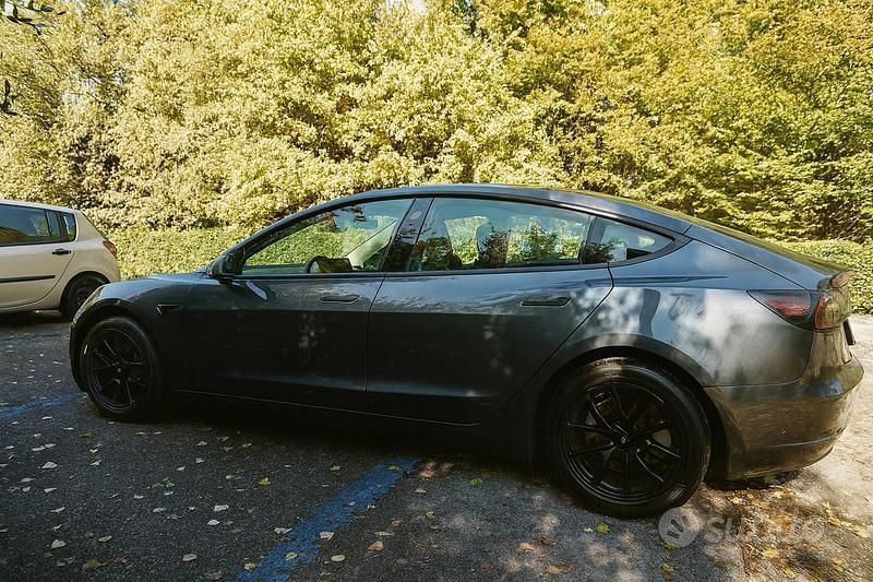 Usata Tesla Model 3 366 kW (498 CV) 2021 Grigio Berlina