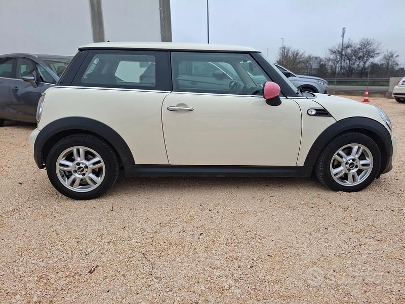 Usata Mini One D 90 CV (66 kW) 2013 Beige Utilitaria