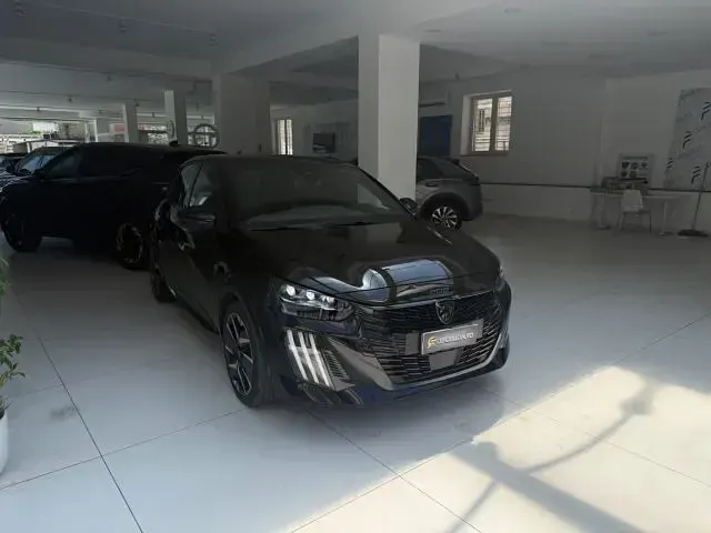Usata Peugeot 208 GT 136 CV (100 kW) 2025 Nero metallizzato Utilitaria