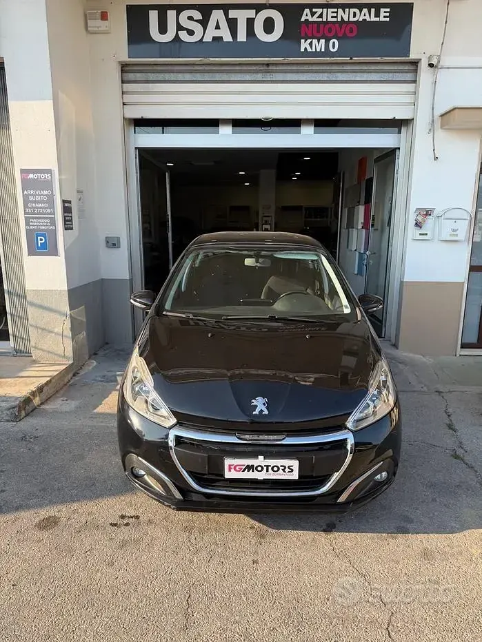 Usata Peugeot 208 Active 82 CV (60 kW) 2019 Nero Utilitaria