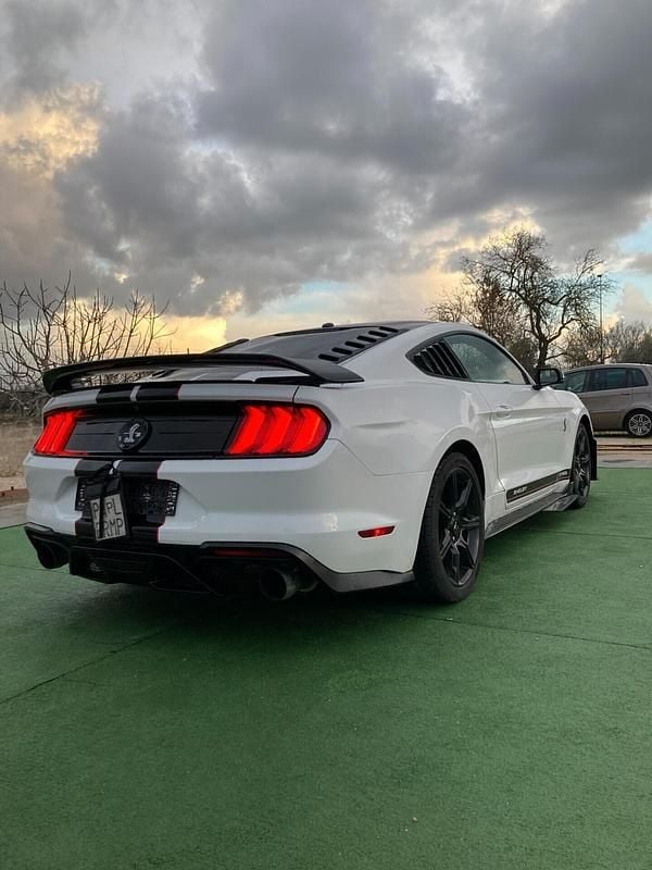 Usata Ford Mustang Fastback 290 CV (213 kW) 2019 Bianco Coupé