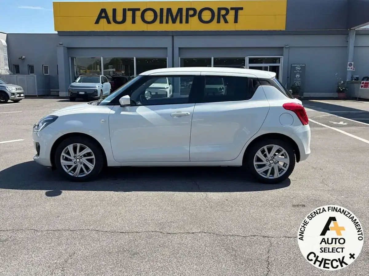 Usata Suzuki Swift Cool 83 CV (61 kW) 2021 Bianco Utilitaria