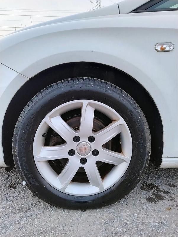 Usata Seat Leon Reference 105 CV (77 kW) 2011 Bianco Utilitaria