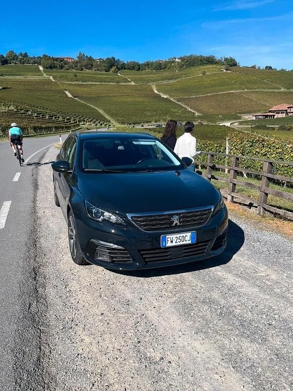 Usata Peugeot 308 SW Allure 131 CV (96 kW) 2019 Blu Station wagon
