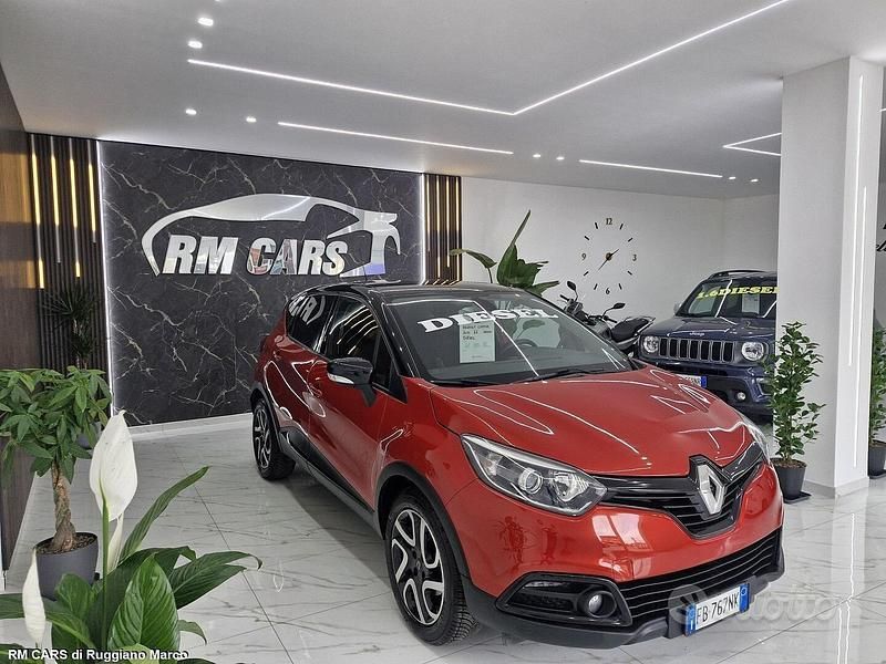 Usata Renault Captur 90 CV (66 kW) 2015 Rosso SUV