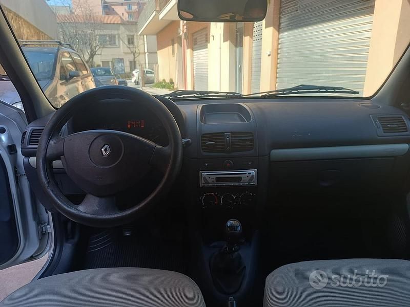Usata Renault Clio II 2003 Grigio Utilitaria