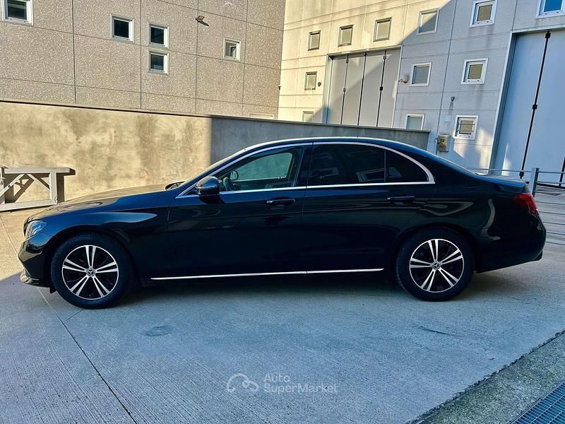 Usata Mercedes E300 Premium Plus 245 CV (180 kW) 2019 Nero Berlina