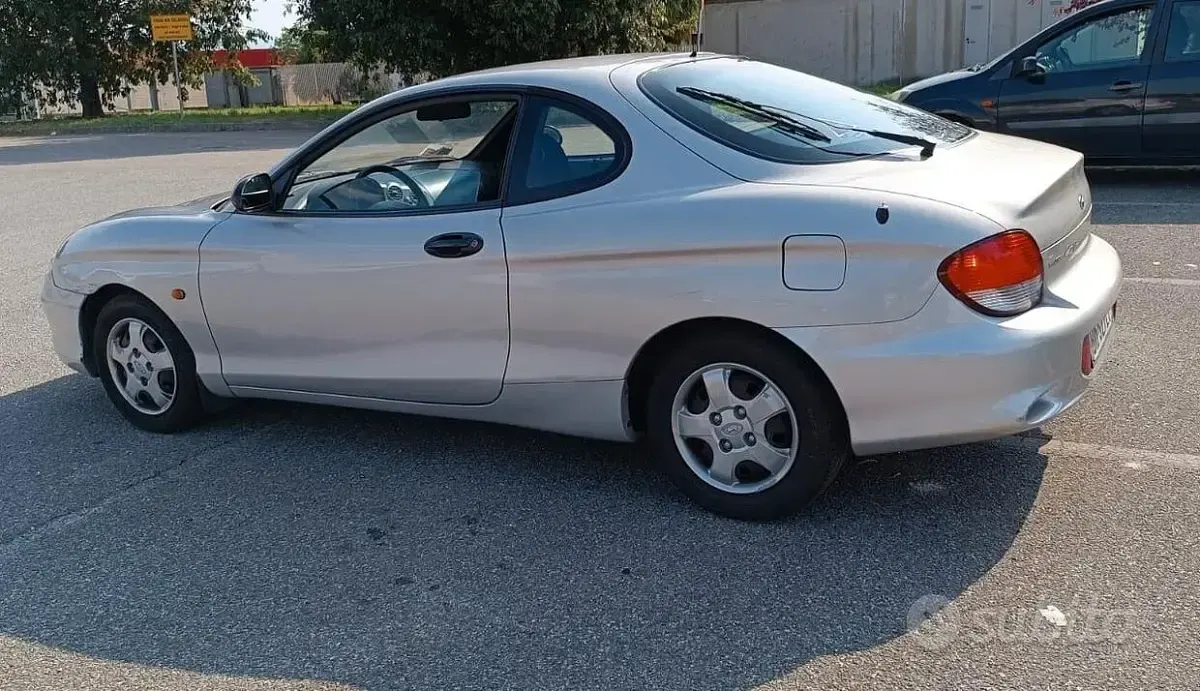 Usata Hyundai Coupé 116 CV (85 kW) 2000 Grigio Coupé