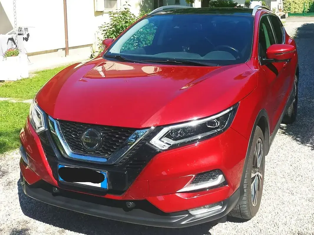 Usata Nissan Qashqai N-Connecta 116 CV (85 kW) 2020 Rosso SUV