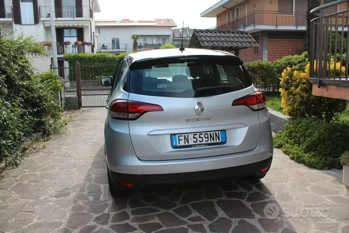 Usata Renault Scénic 110 CV (80 kW) 2018 Grigio Monovolume