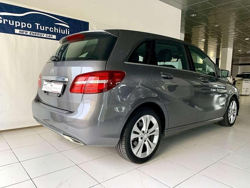 Usata Mercedes B180 Premium 109 CV (80 kW) 2017 Grigio Utilitaria