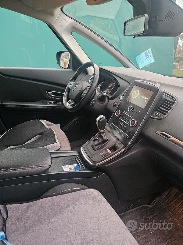 Usata Renault Grand Scénic IV 120 CV (88 kW) 2020 Marrone Monovolume