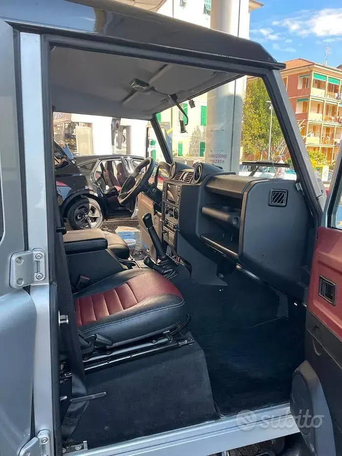 Usata Land Rover Defender 122 CV (89 kW) 2014 Grigio SUV