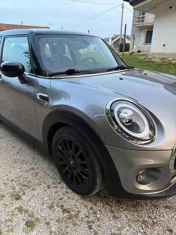 Begagnad Mini Cooper 2020 Grå Halvkombi