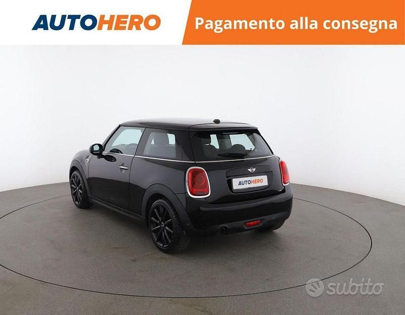 Usata Mini ONE 75 CV (55 kW) 2017 Nero Utilitaria