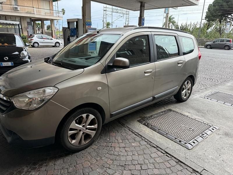 Usata Dacia Lodgy Ambiance 110 CV (80 kW) 2012 Marrone Monovolume