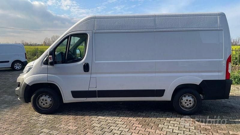 Usata Opel Movano S 140 CV (102 kW) 2022 Bianco pastello Furgone