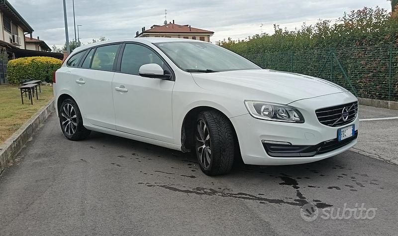 Usata Volvo V60 Dynamic 120 CV (88 kW) 2018 Bianco Station wagon