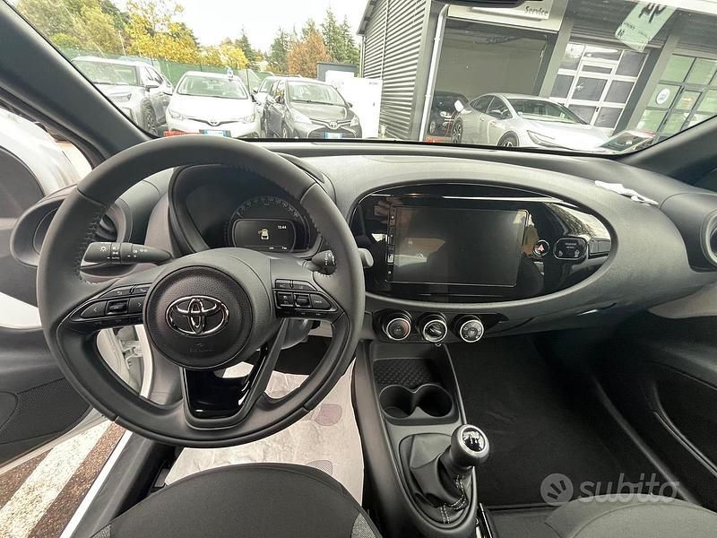 Nuova Toyota Aygo X Active 72 CV (52 kW) 2025 Bianco SUV