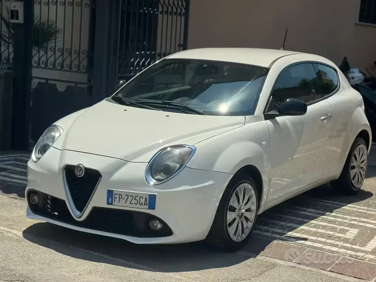 Usata Alfa Romeo MiTo 77 CV (56 kW) 2018 Beige Utilitaria