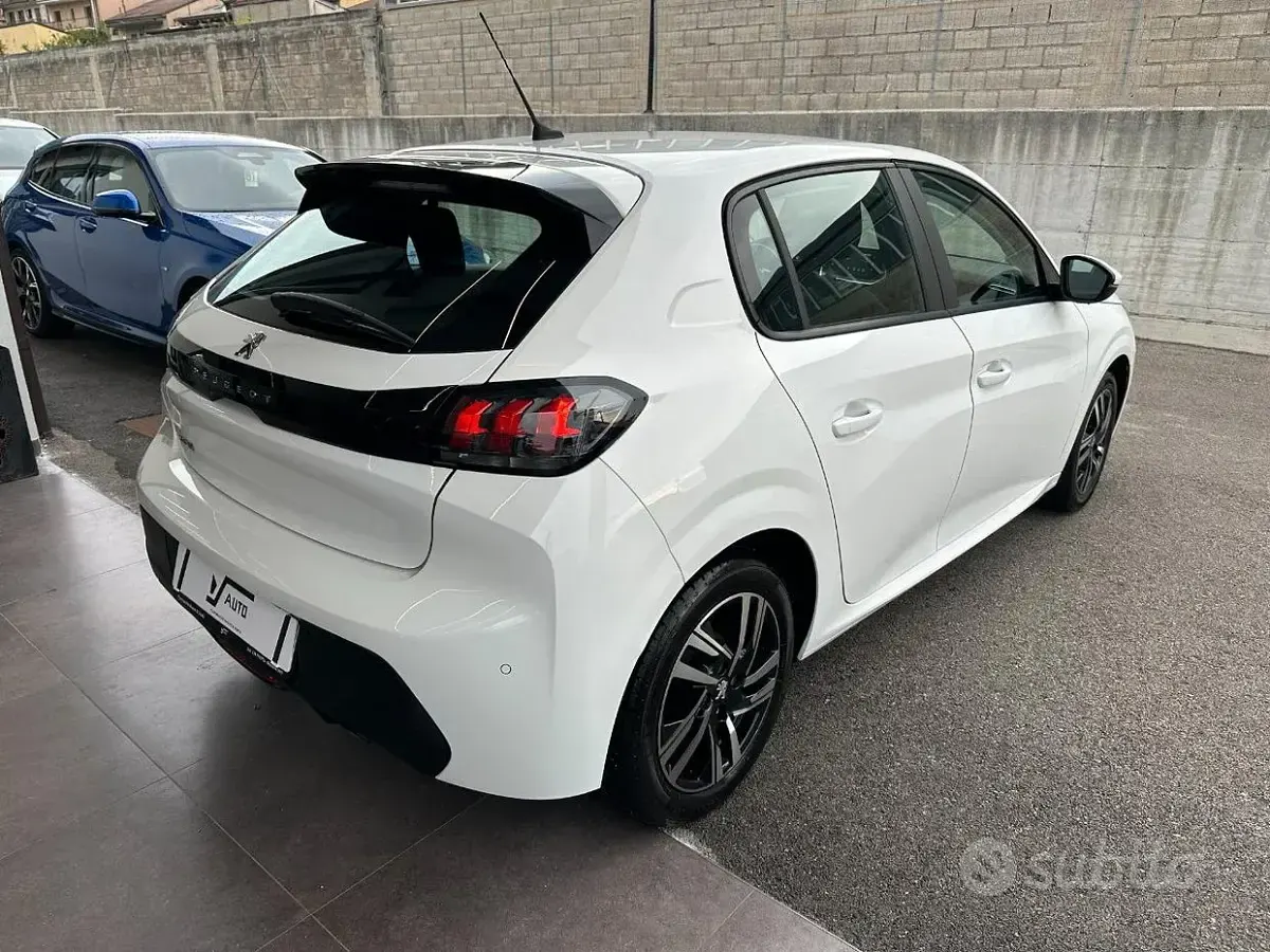 Usata Peugeot 208 Active 75 CV (55 kW) 2021 Bianco banchisa Utilitaria