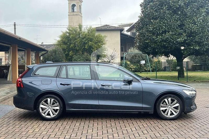 Usata Volvo V60 Business Edition 197 CV (144 kW) 2021 Blu Station wagon