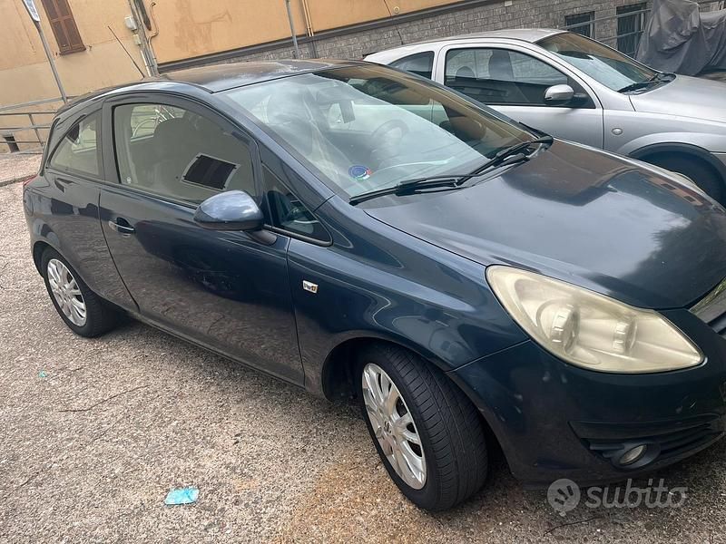 Usata 2009 Opel Corsa Due volumi | 1600 € (Super prezzo) - Immagine 1/4