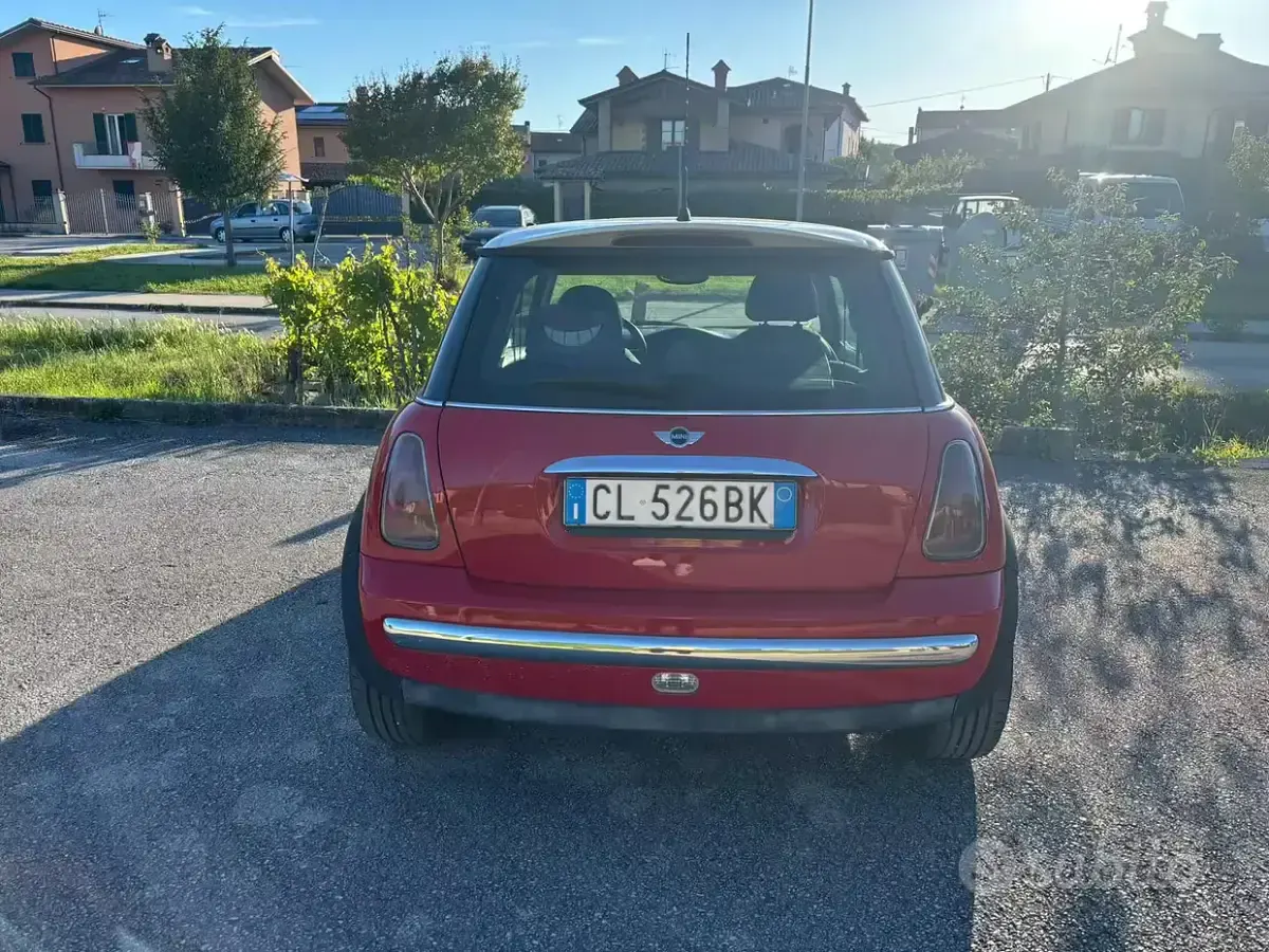 Usata Mini ONE 75 CV (55 kW) 2004 Utilitaria