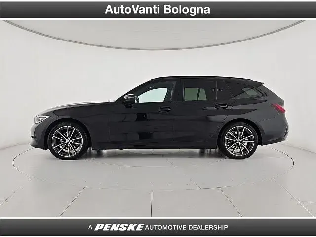 Begagnad BMW 320 Advantage 2022 Svart Kombi