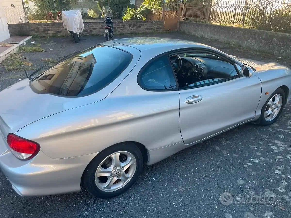 Usata Hyundai Coupé 108 CV (79 kW) 2001 Grigio Coupé