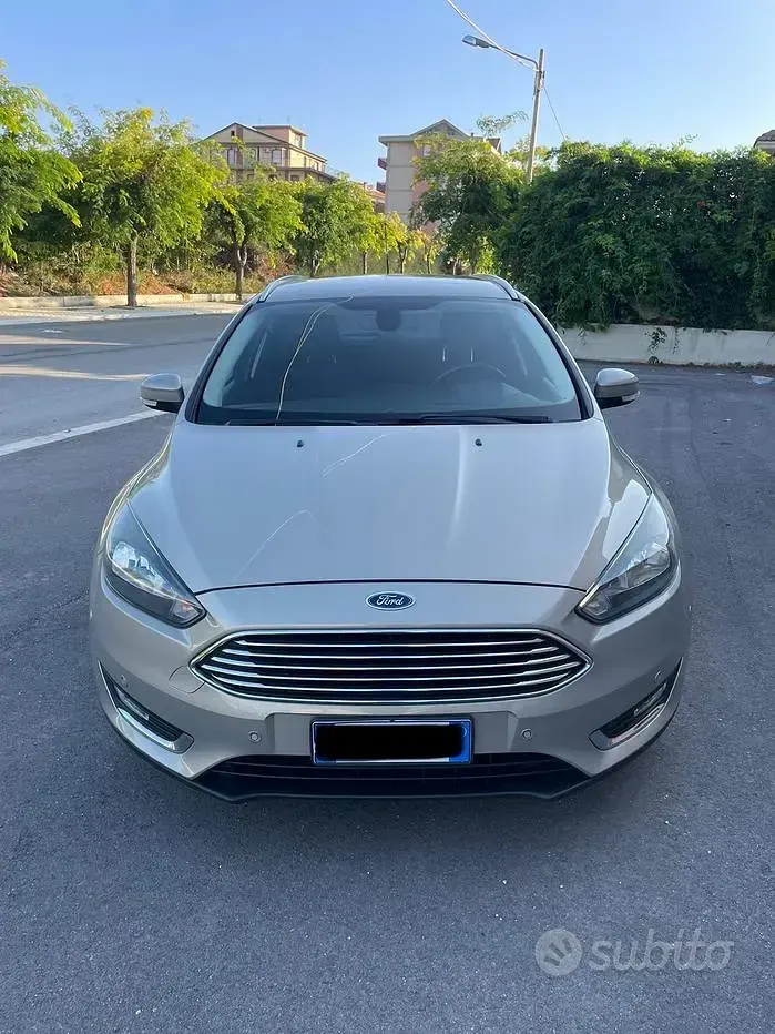 Usata Ford Focus Titanium 120 CV (88 kW) 2016 Giallo Station wagon