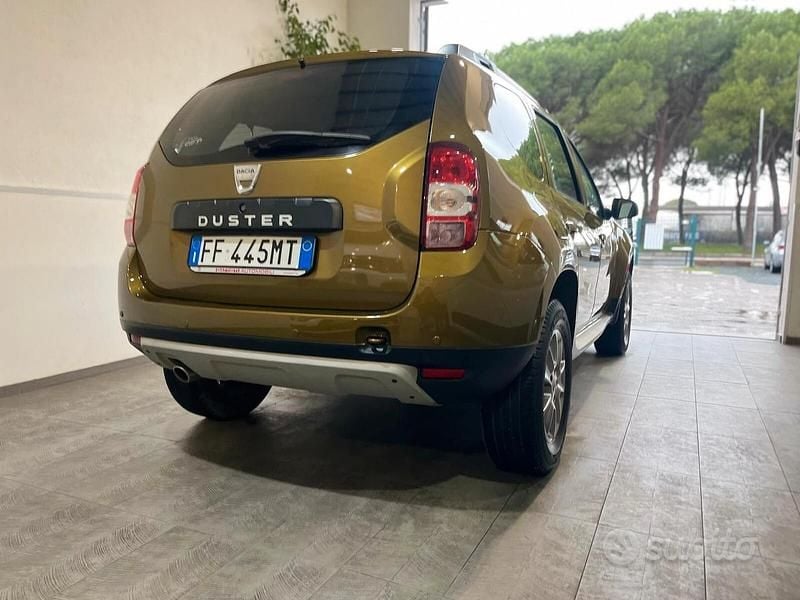 Usata Dacia Duster Lauréate 108 CV (79 kW) 2017 Marrone Station wagon
