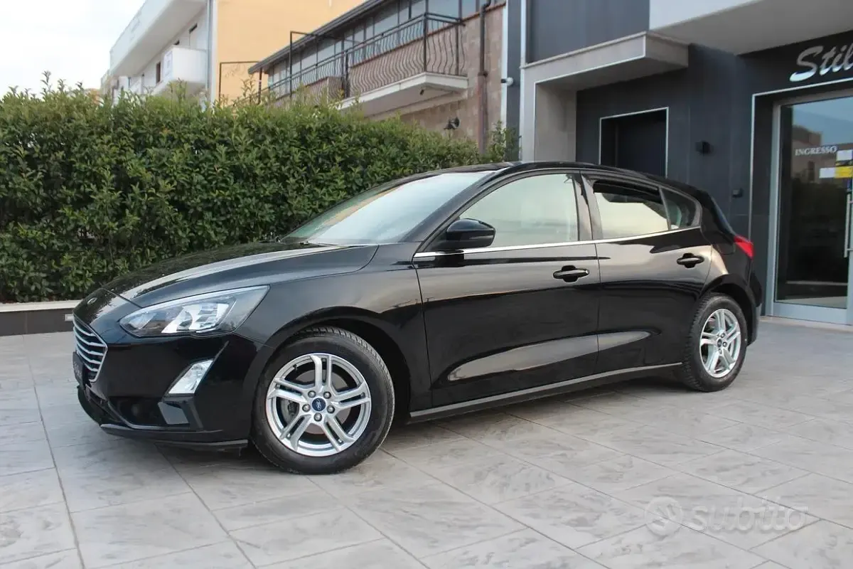 Usata Ford Focus Business Edition 120 CV (88 kW) 2022 Nero Berlina