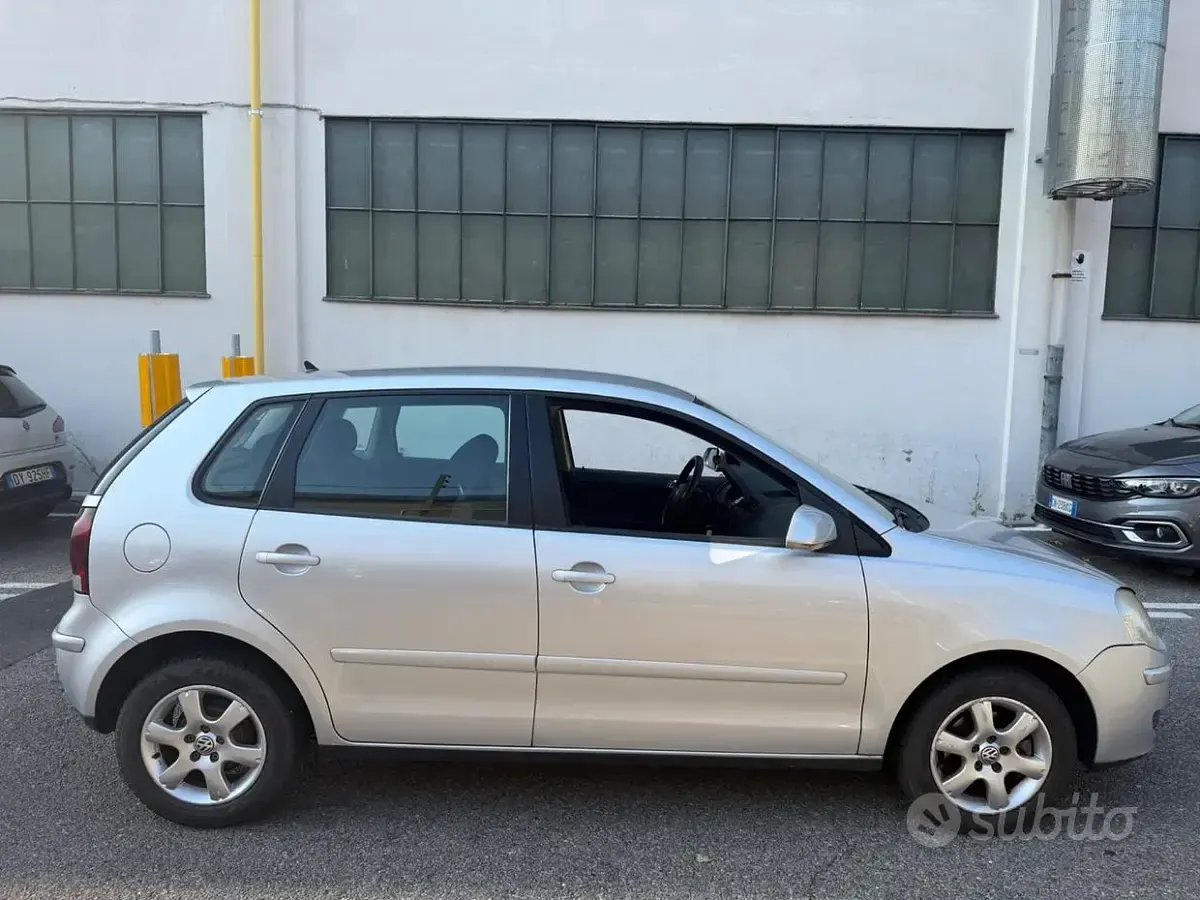 Usata VW Polo Comfortline 80 CV (58 kW) 2007 Grigio Utilitaria
