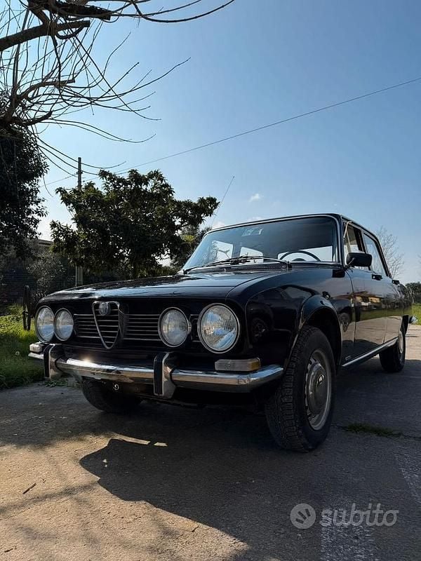 Usata Alfa Romeo 1750 1960 Marrone Berlina