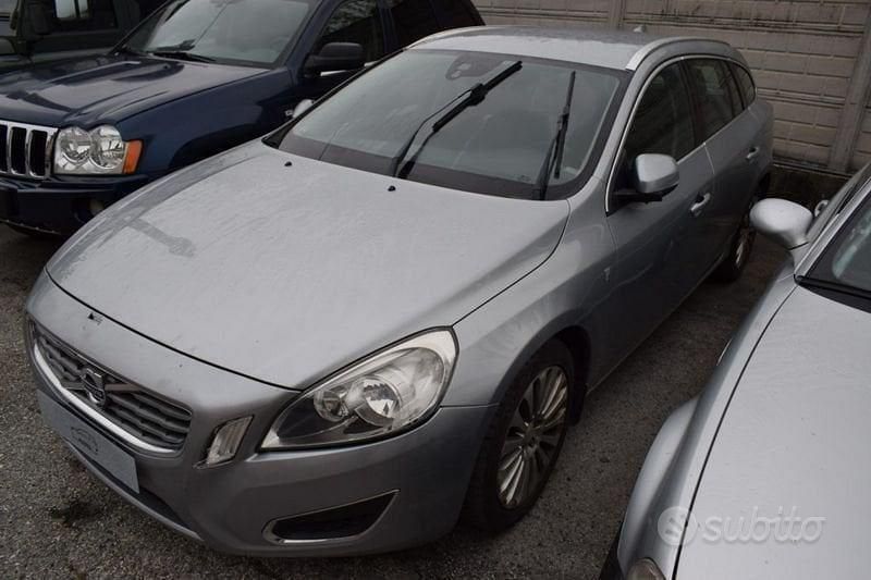 Grigio Usata 2013 Volvo V60 Business Edition Station wagon | 2900 € (Super prezzo) - Immagine 1/4