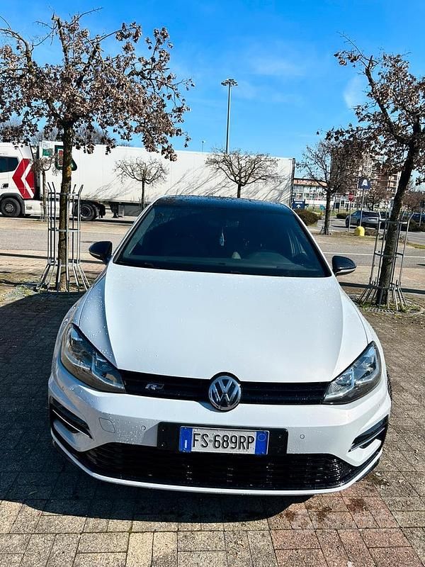 Usata VW Golf VII R-line 170 CV (125 kW) 2018 Bianco Berlina