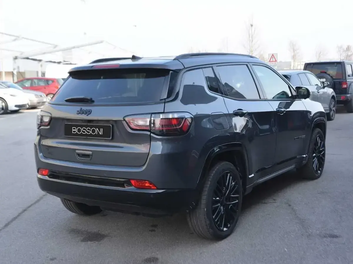 Usata Jeep Compass 131 CV (96 kW) 2024 Grigio SUV