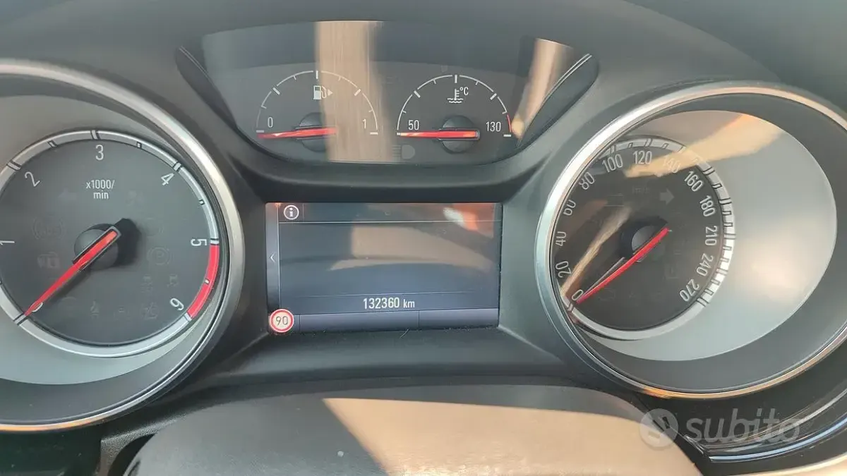 Usata Opel Astra 136 CV (100 kW) 2016 Grigio Station wagon