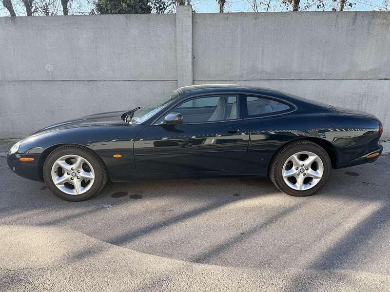 Usata Jaguar XK8 284 CV (208 kW) 2000 British race green Coupé