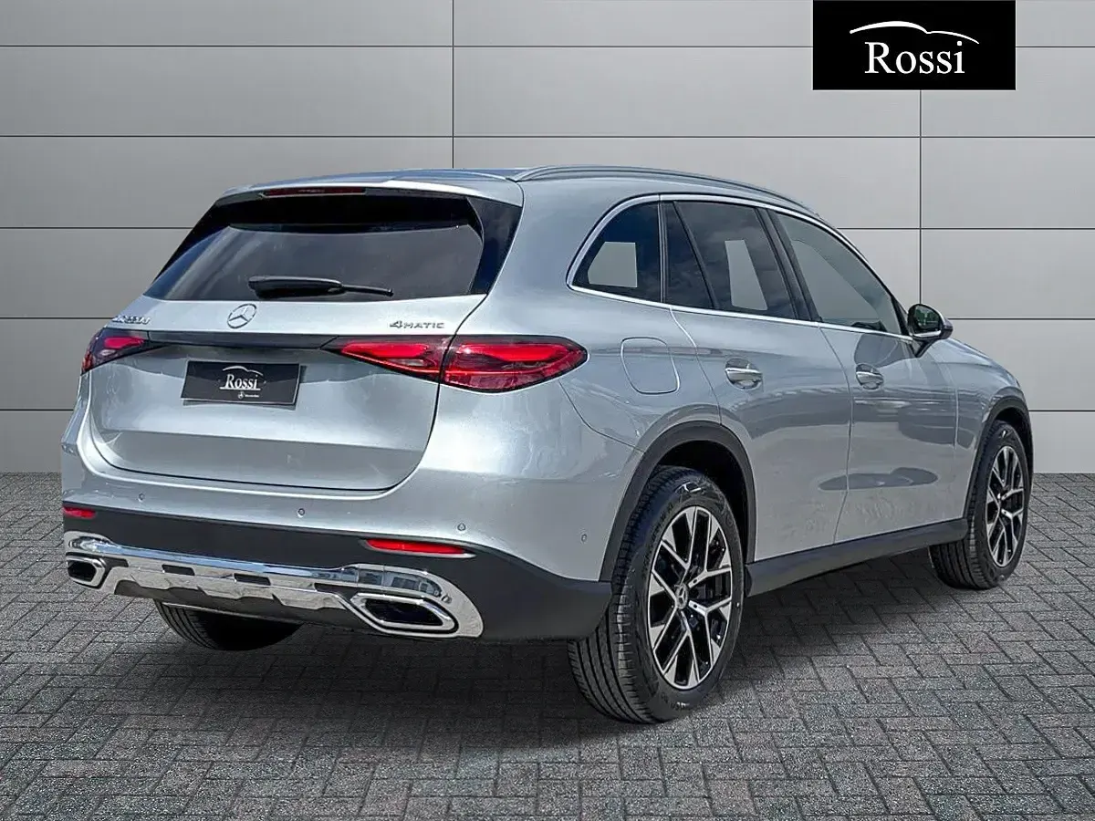 Nuova Mercedes GLC220 197 CV (144 kW) 2025 Bianco polare SUV