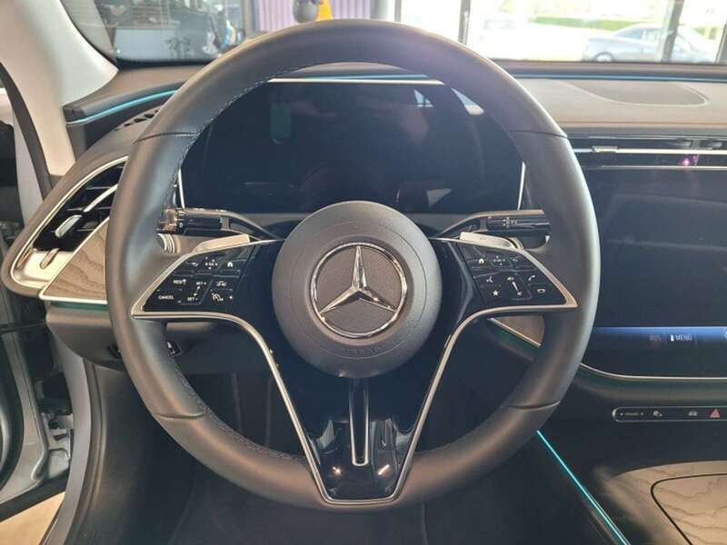 Usata Mercedes E220 Advanced Plus 197 CV (144 kW) 2023 Argento Berlina