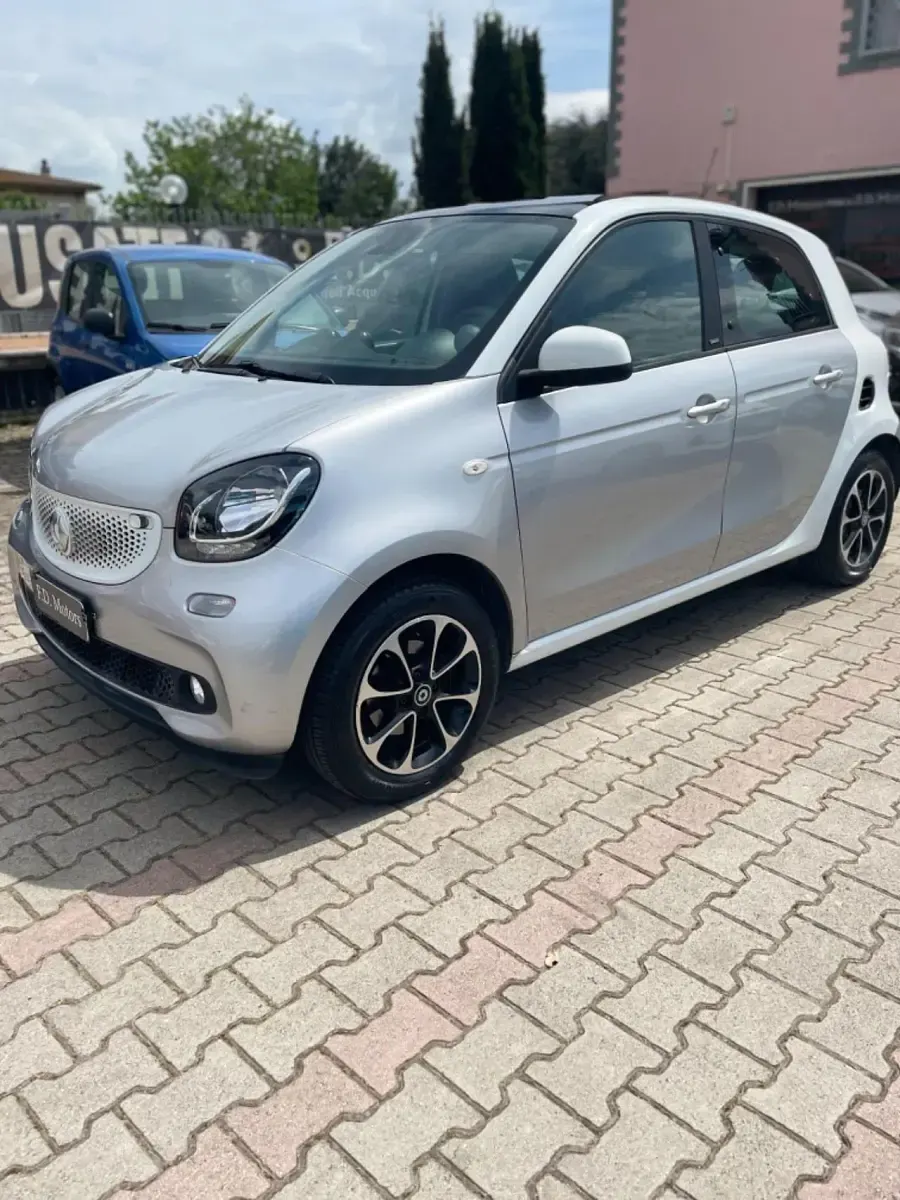 Usata Smart ForFour Passion 71 CV (52 kW) 2017 Argento Utilitaria