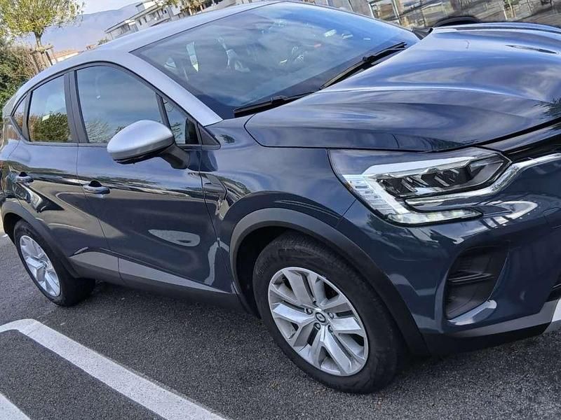 Usata Renault Captur Techno 101 CV (74 kW) 2024 Grigio SUV