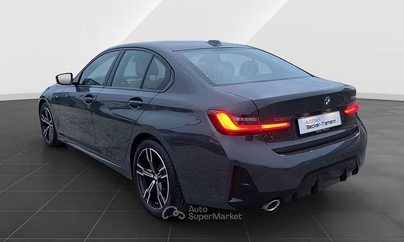 Usata BMW 318 M Sport 156 CV (114 kW) 2024 Gray Berlina