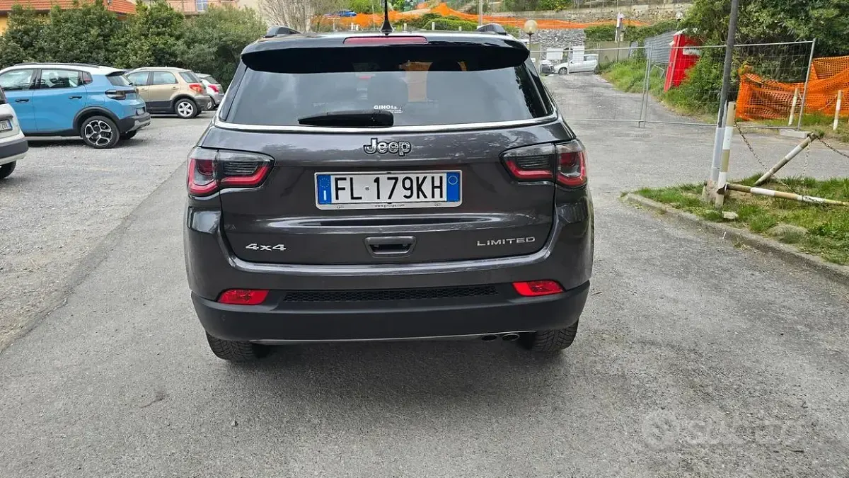 Käytetty Jeep Compass Opening Edition 140 HP (102 kW) 2017 Harmaa Katumaasturi