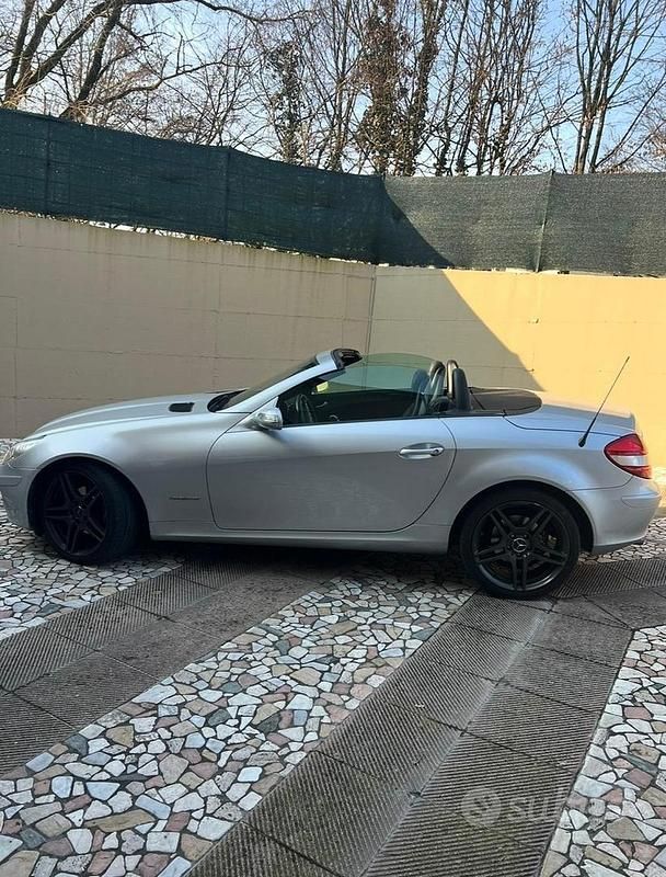 Usata Mercedes SLK200 163 CV (119 kW) 2005 Grigio Cabrio