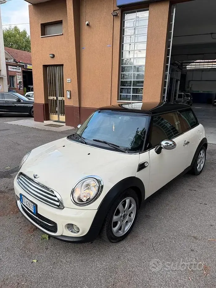 Usata Mini Cooper Coupé 143 CV (105 kW) 2013 Beige Coupé